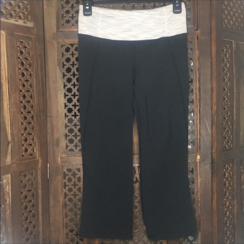 LULULEMON  under wonder crops